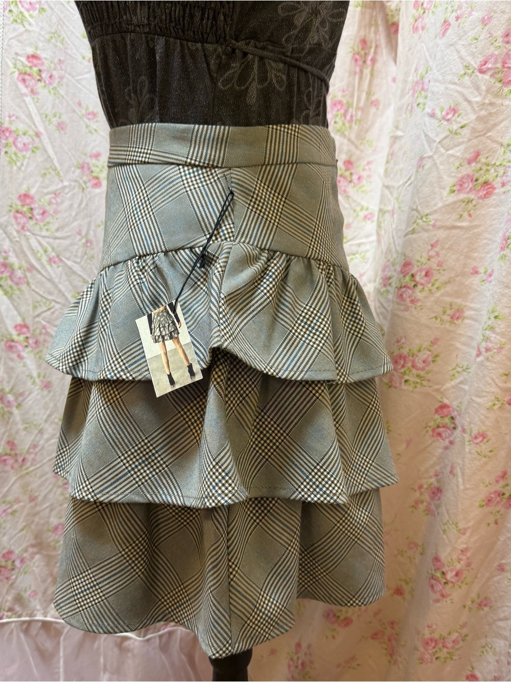 Tiered Plaid A-Line Skirt in Gray - Picture 2 of 4